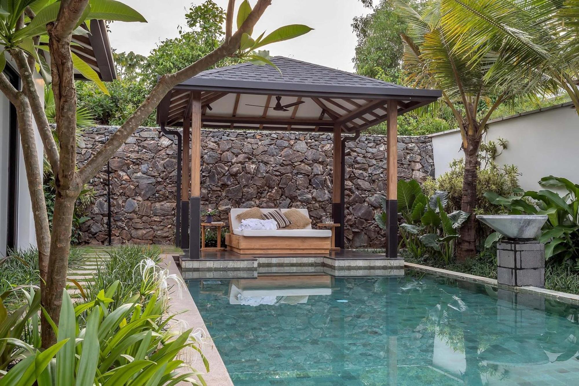 Over Water - Rumah Hutan Villa
